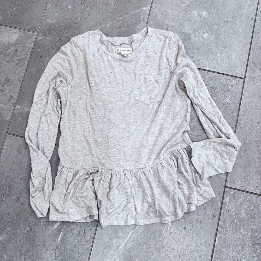 Girls Tucker + Tate Gray Long Sleeve Peplum Top, size M (8/10)